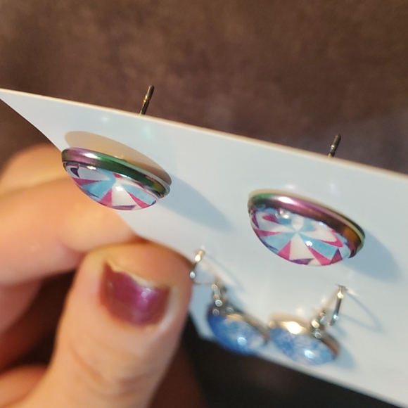 New handmade silvertoned earrings glass cabachons - Picture 3 of 3